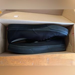Men’s Vans - All black